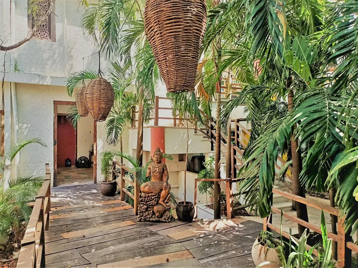 ** Hotel Rustik-Inn Rooms Playa del Carmen Mexico