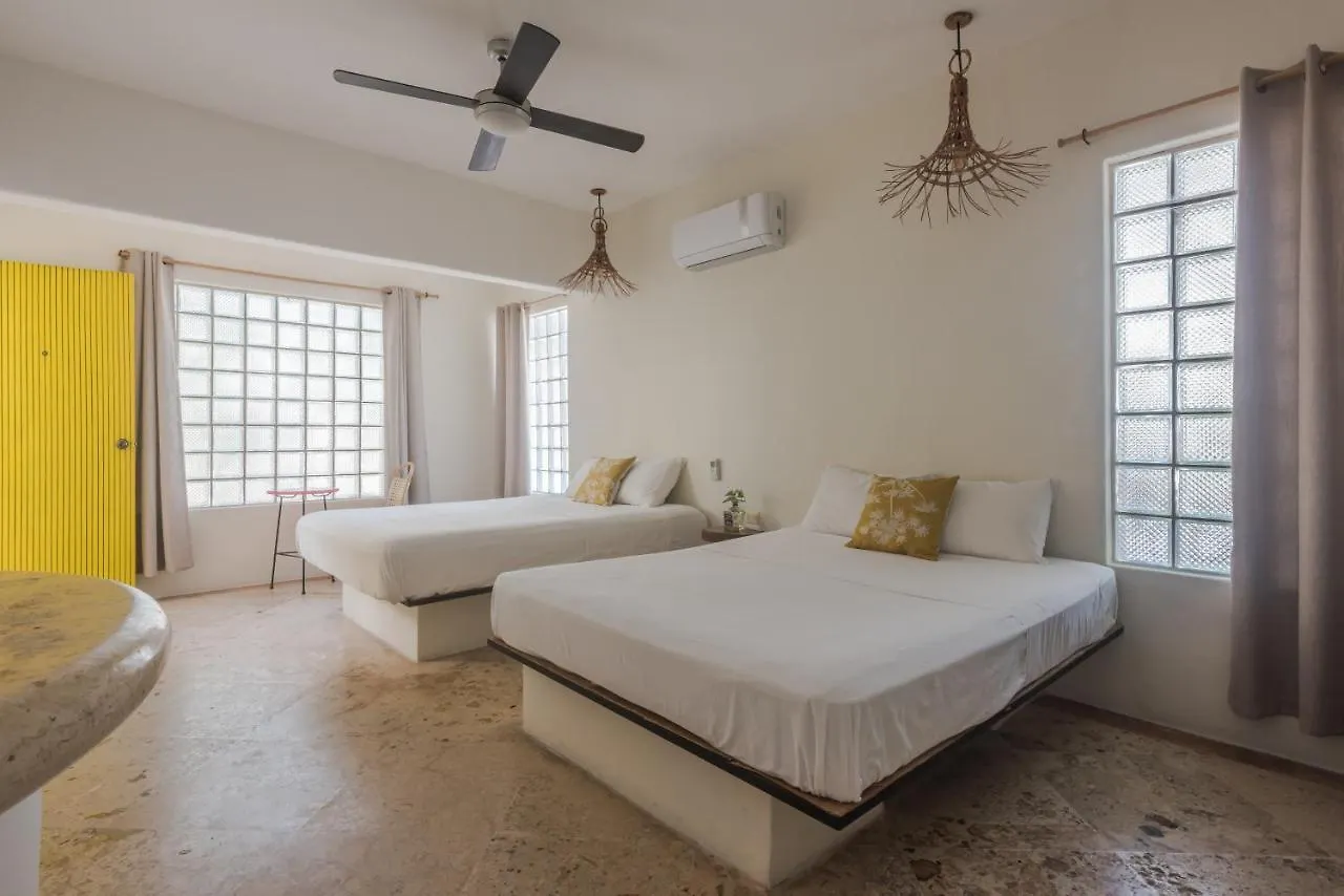 Rustik-Inn Rooms Playa del Carmen Hotel