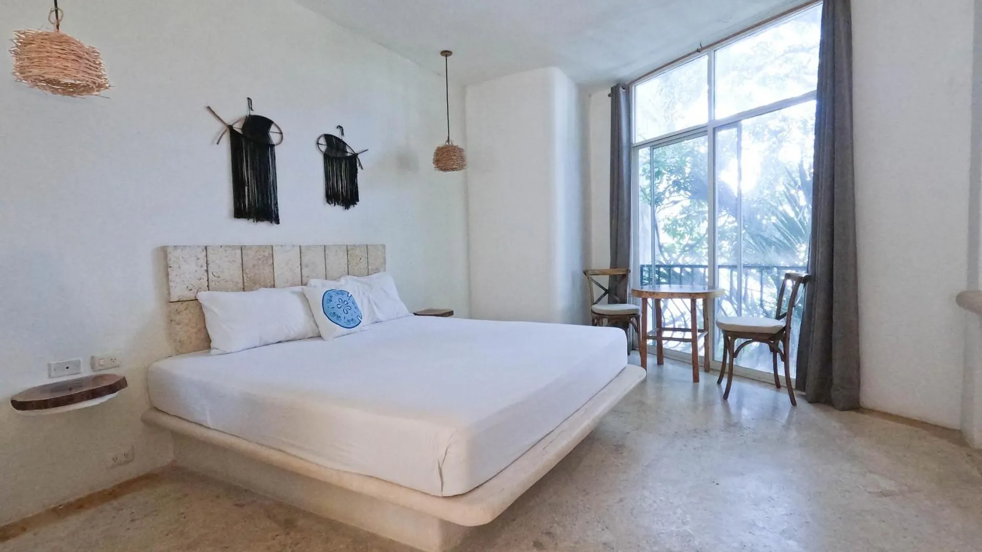 Rustik-Inn Rooms Playa del Carmen 2*,  Mexico