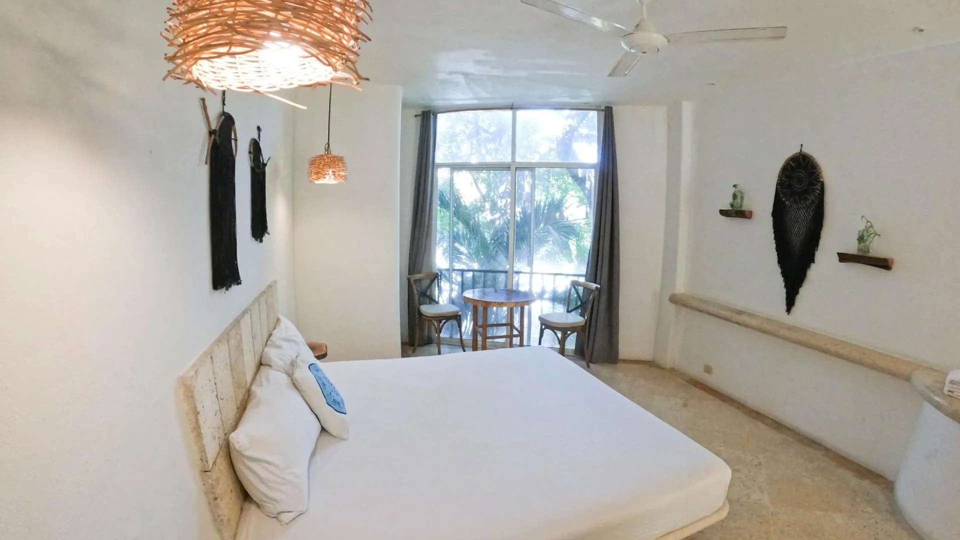 ** Hotel Rustik-Inn Rooms Playa del Carmen Mexico