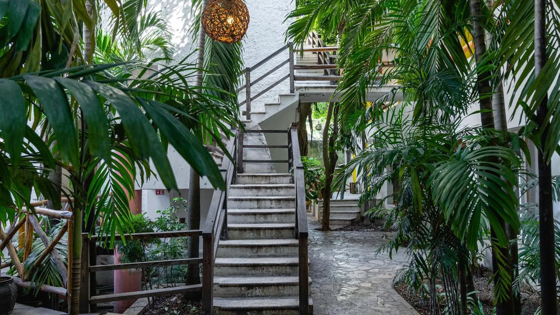 Rustik-Inn Rooms Playa del Carmen 2*,  Mexico