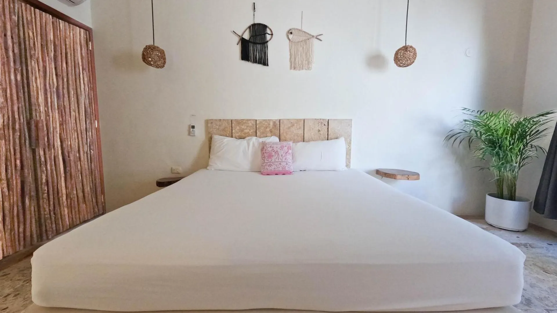 Rustik-Inn Rooms Playa del Carmen Hotel
