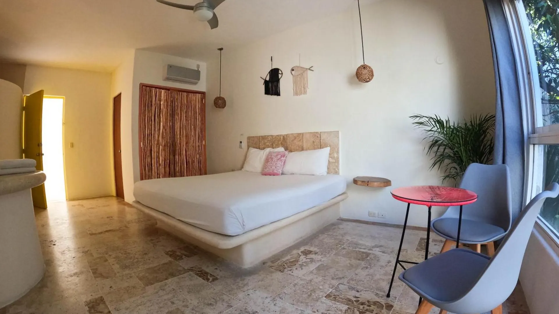 Rustik-Inn Rooms Playa del Carmen 2*,  Mexico